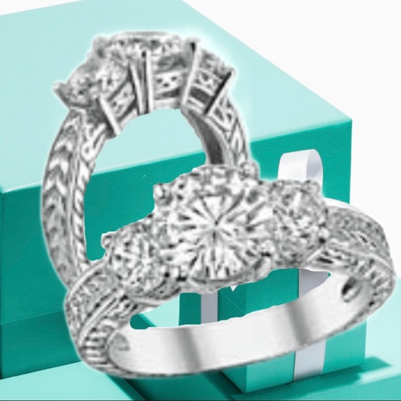 Beautiful Woman Beautiful Jewelry Blue Chalcedony Oval Cabochon Stone Ring - Picture 9 of 16